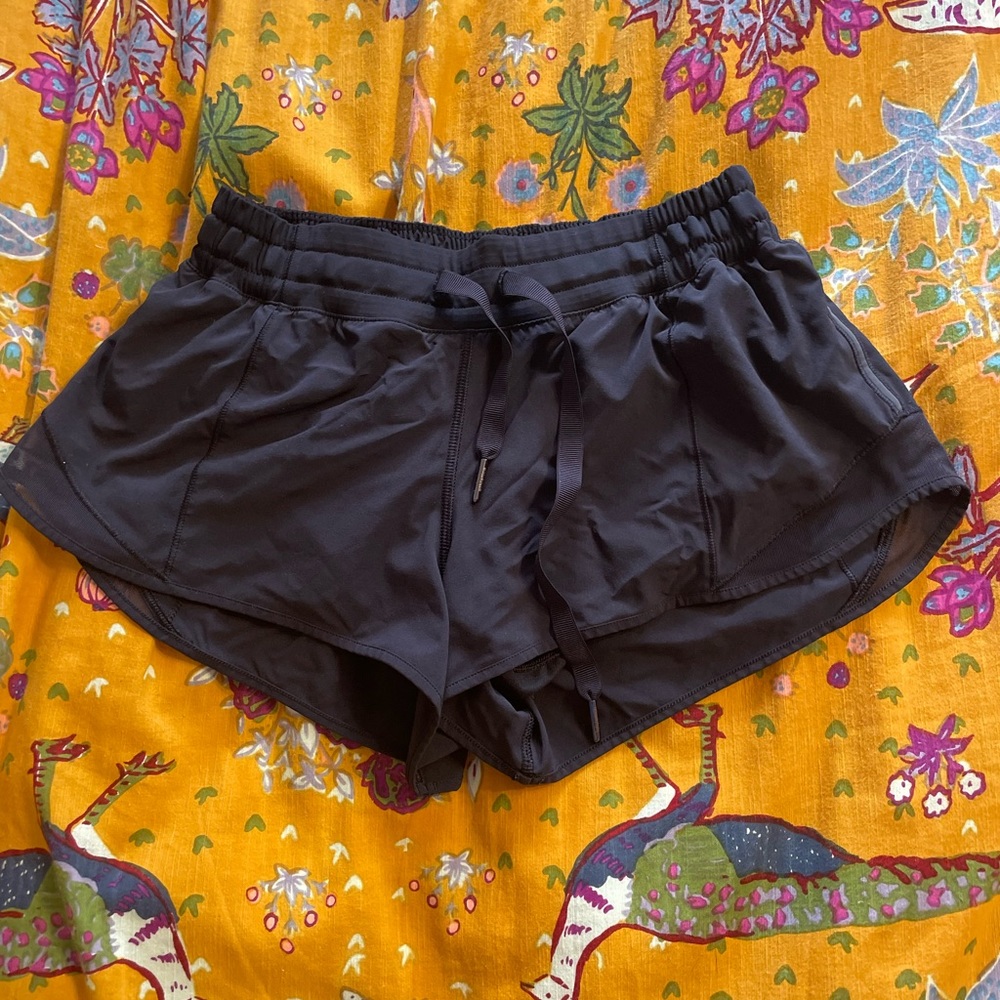 Lululemon Hotty Hot 2.5” Shorts